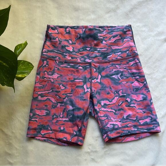 Lululemon Wunder Train High-Rise Shorts 6" in Chroma Clash Multi - Picture 4 of 11